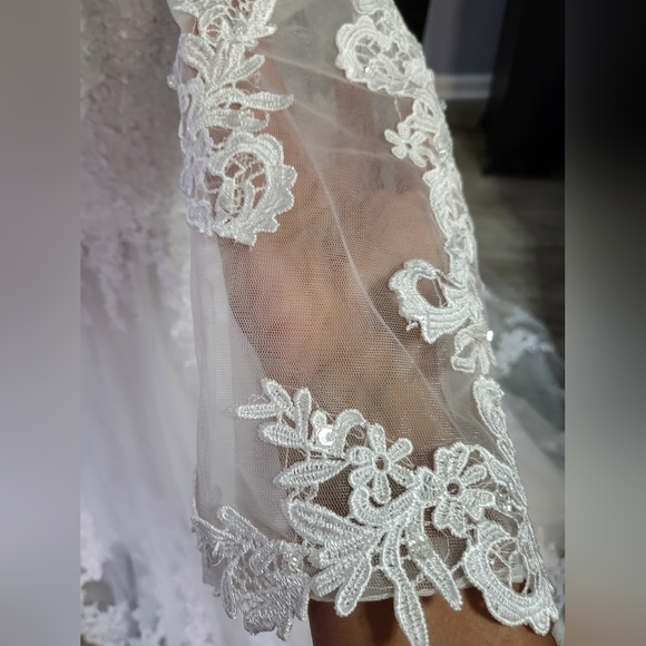 Rhinestone Wedding dress - Picture 7 of 16